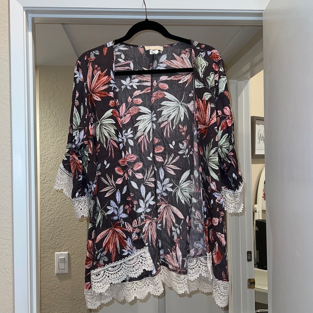 Kimono with colorful leaves